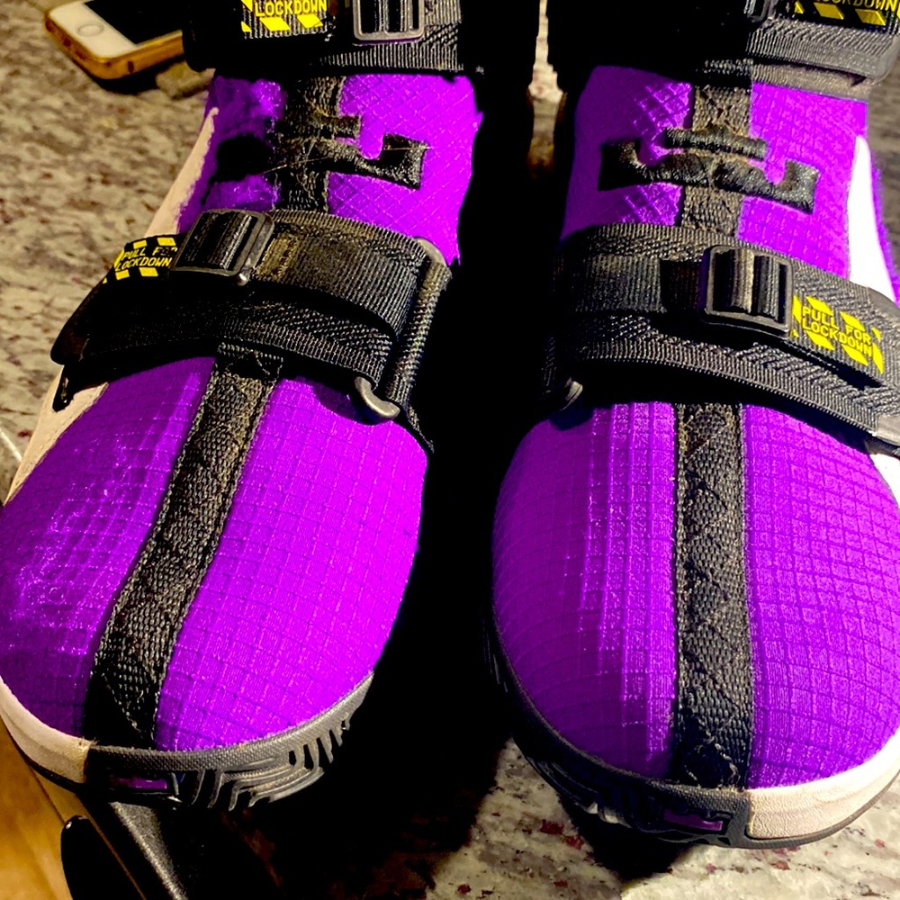 A pair of LeBron soldiers Xlll SFG